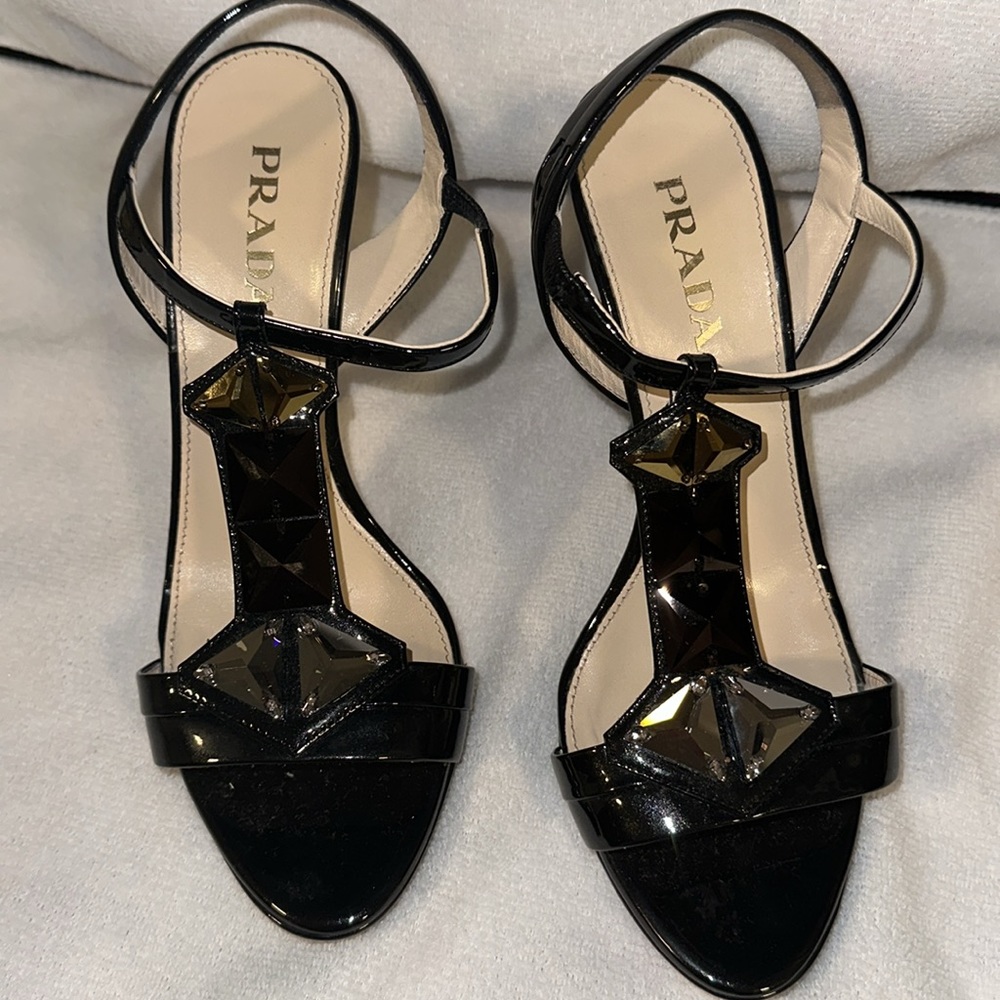 Prada- Made in Italy Taffetas Vogue Black. Heels